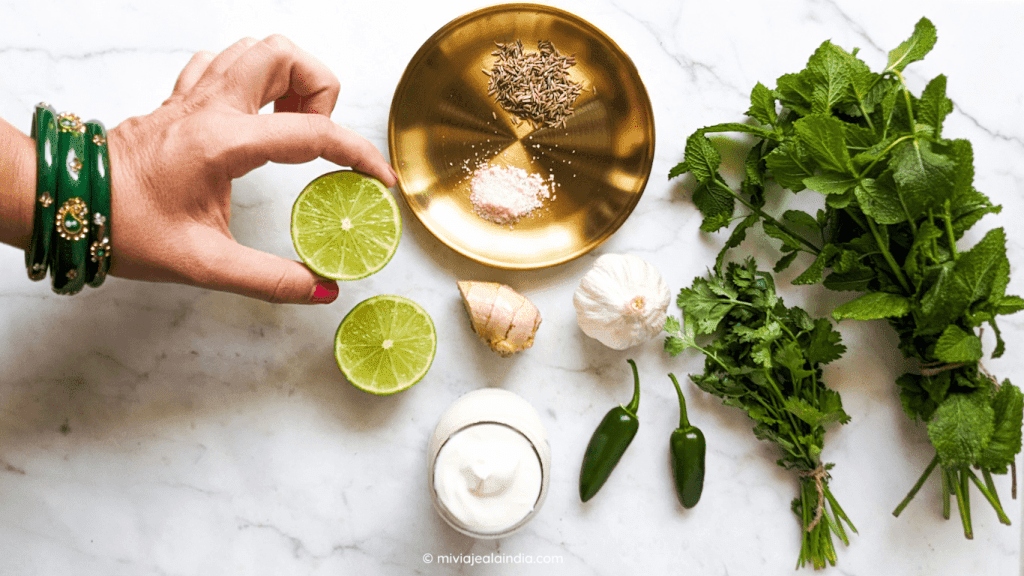 ingredientes para preparar chutney de menta