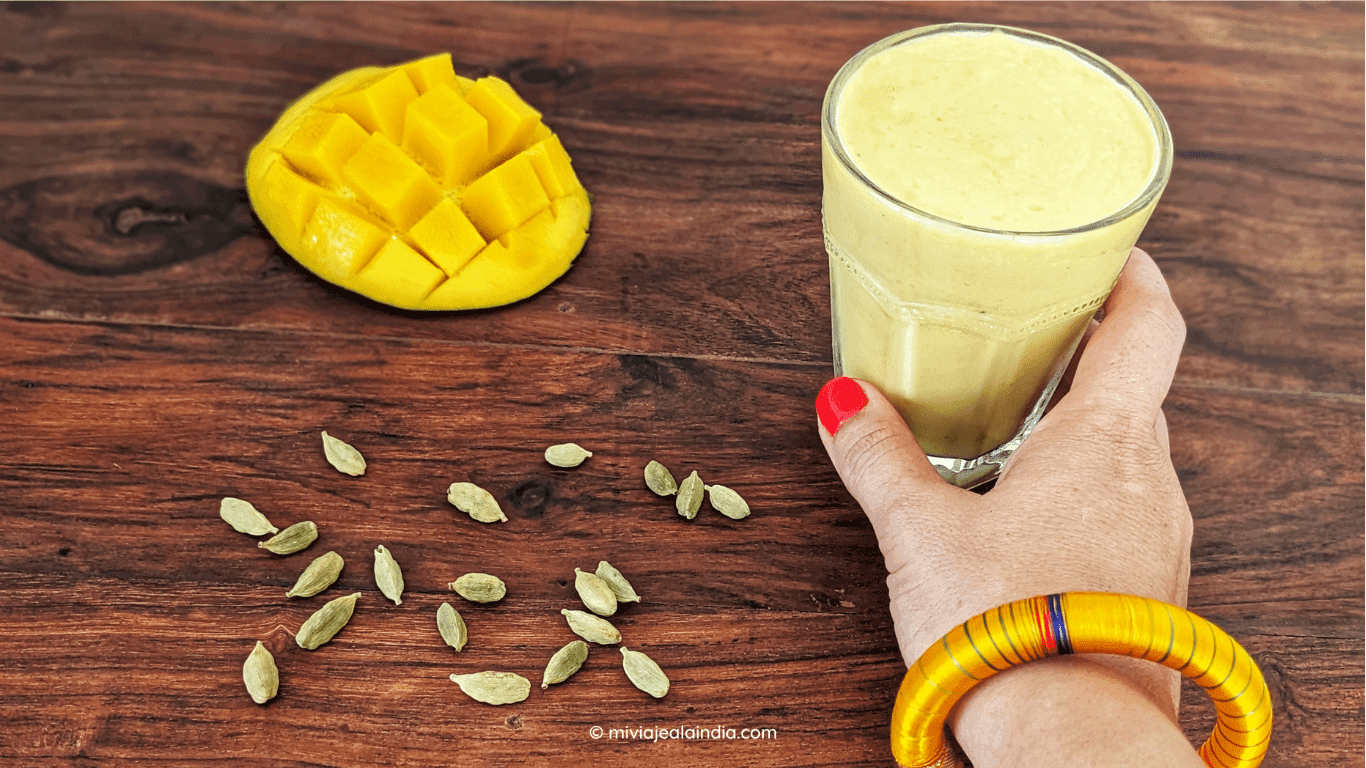 Mango lassi