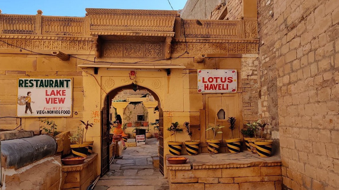 Hotel económico en Jaisalmer "Lotus Haveli"
