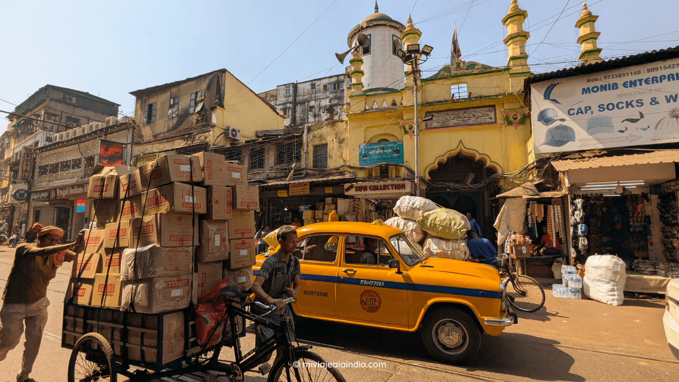 Guide to Kolkata and its iconic yellow cabs