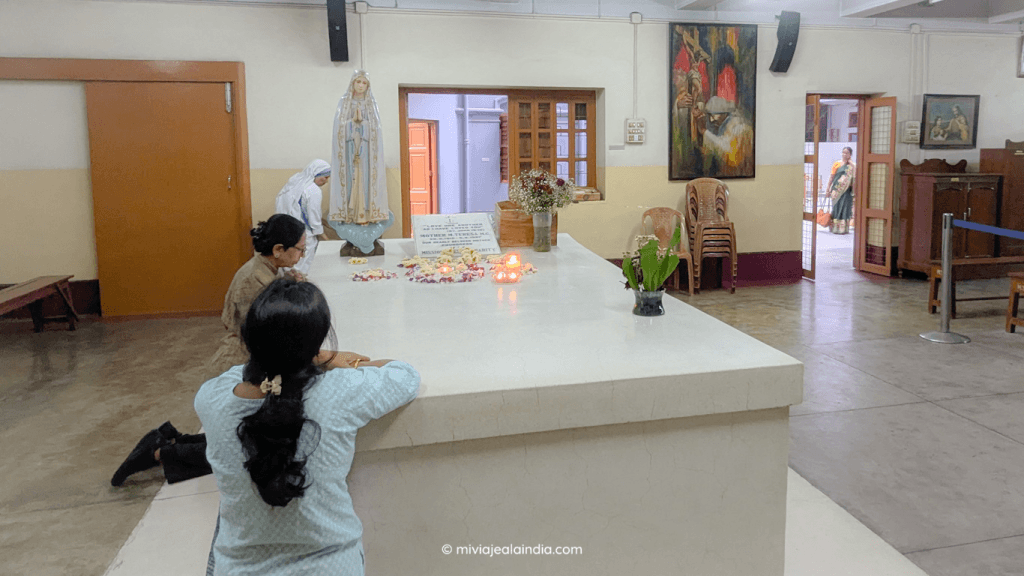 Mother Teresa of Calcutta's tomb in Kolkata